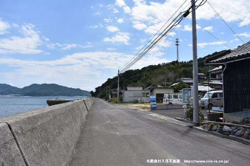 粟島港から物件まで